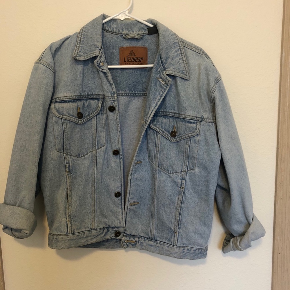 Slightly oversized denim jacket